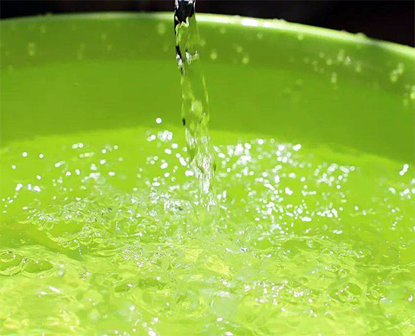 水